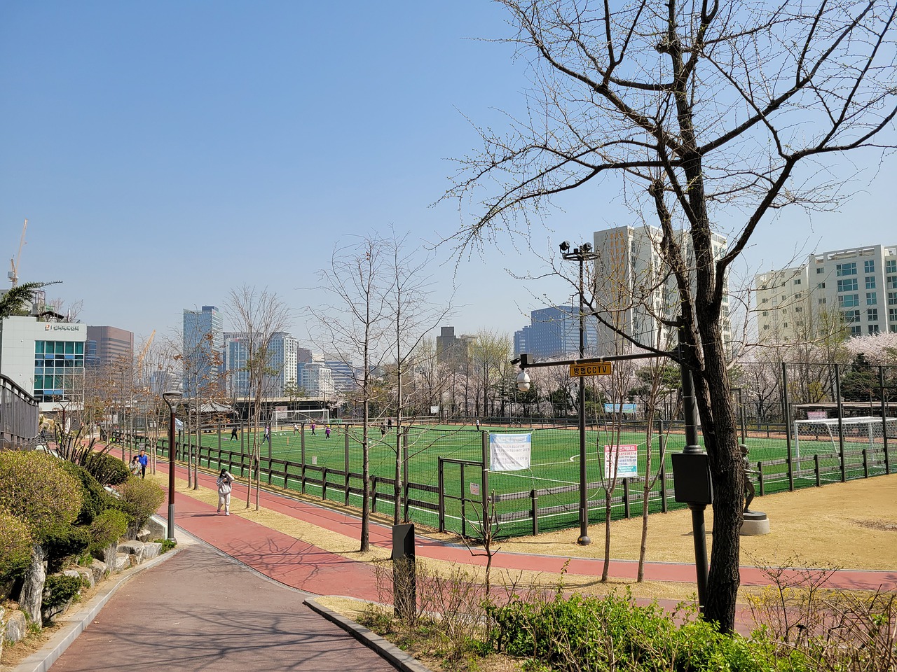 2月25日，@广州日报 发布了对@许昕 任职亚乒联第一副主席职位后的专访.